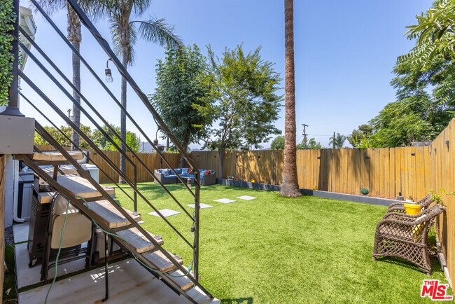 Building Photo - 10315 Fairgrove Ave