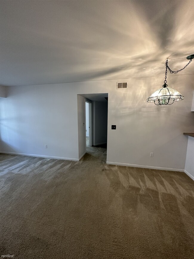 Building Photo - 2 br, 2 bath Condo - 2253 South Main Stree...