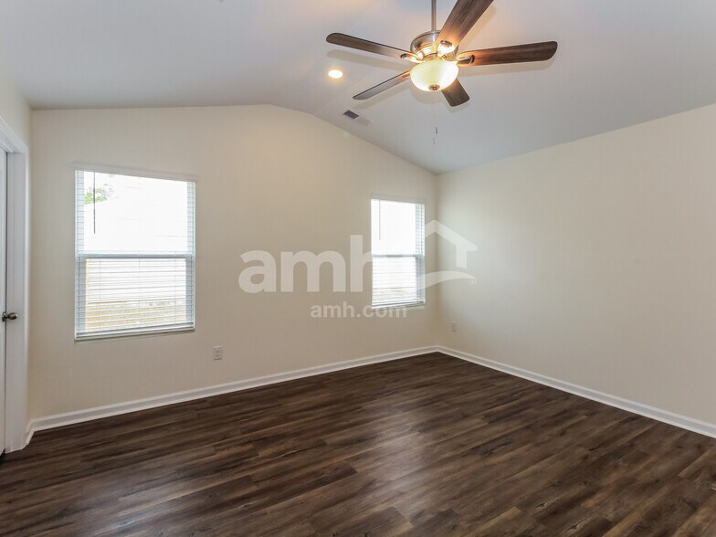 Building Photo - 1397 John Swann St