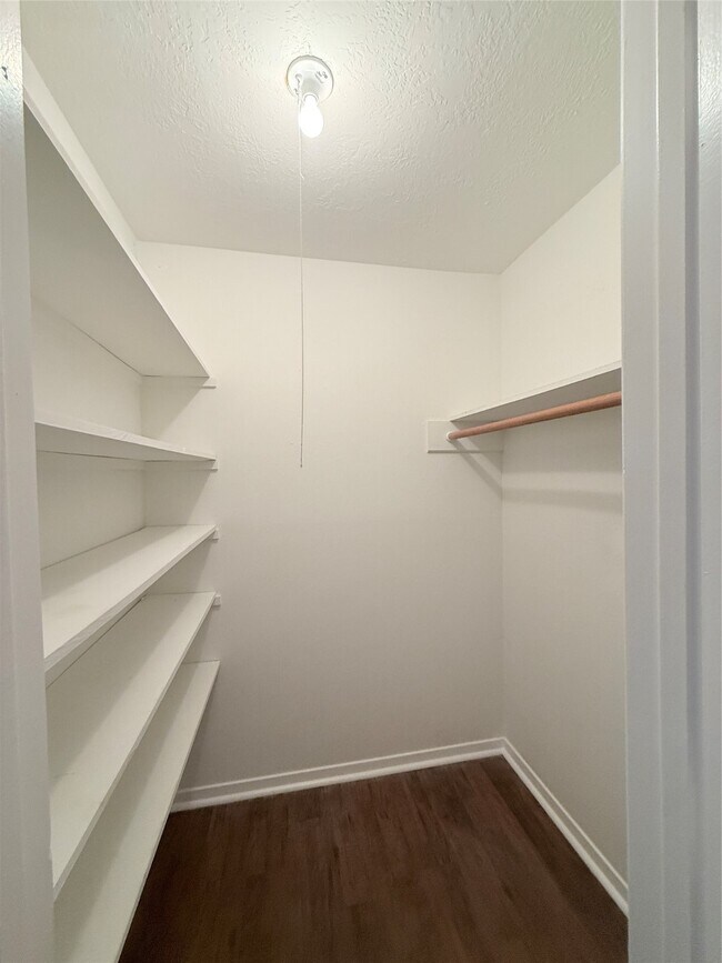 Building Photo - 12875 High Star Dr