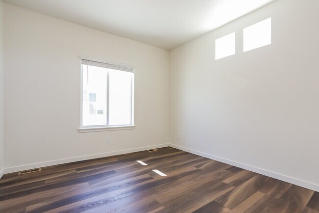 Building Photo - 18571 E 47th Ave