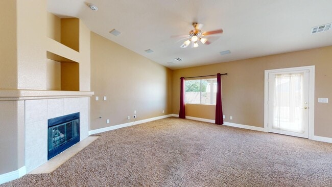 Building Photo - One Story Home Near Beautiful Mountain's Edge Community