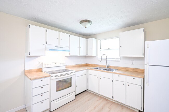 Building Photo - 6171 Little Creek Ct
