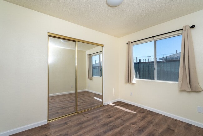 Building Photo - 2 BR 1 BA in Hemet. Unit in a single story...