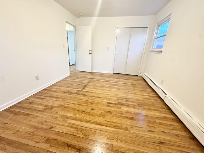 Building Photo - 1455 43rd St