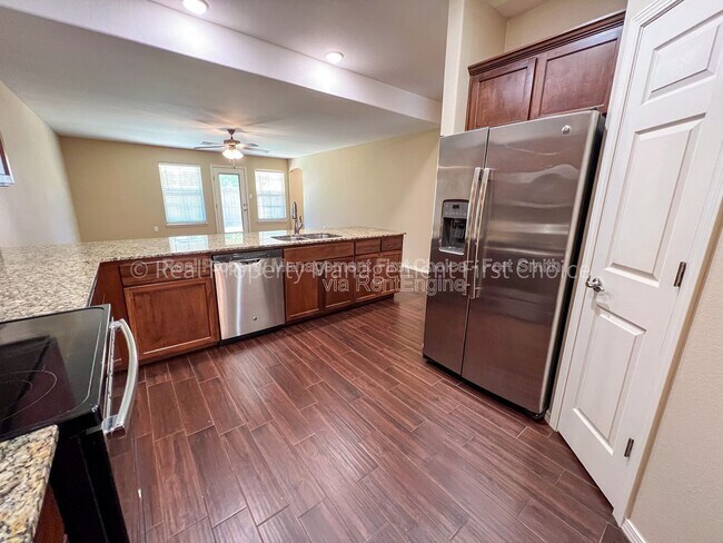 Building Photo - 420 Ridge Point Dr