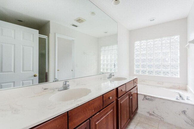 Building Photo - 917 Mineral Creek Dr