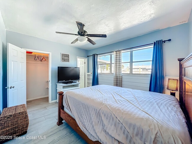 Building Photo - 113 SE 1st St