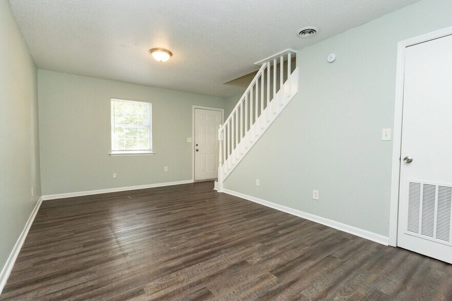 Building Photo - 411 Booth Rd