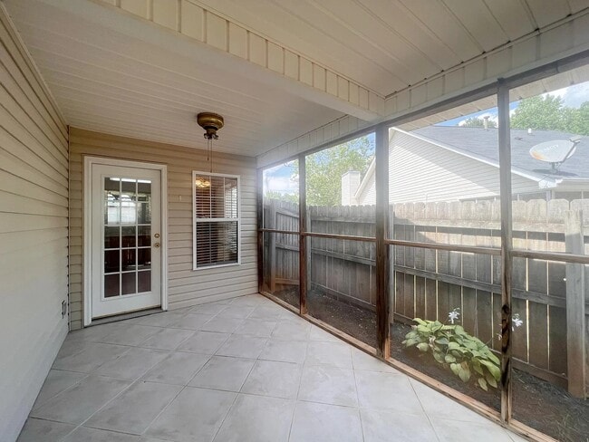 Building Photo - 105 Woodglen Dr