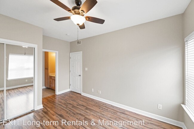 Building Photo - 2 br, 2 bath House - 1701 E. 1st Street Un...