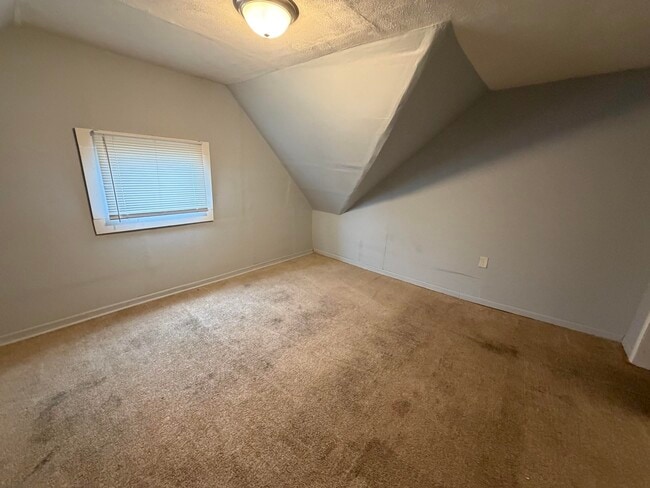 Building Photo - 115 Conron-E