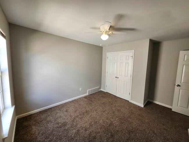 Building Photo - 6667 Einat Cove