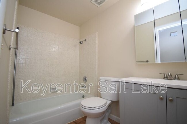 Building Photo - 788 David Way