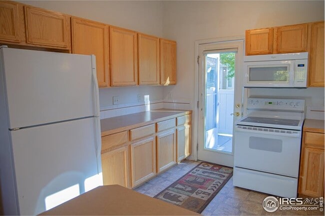 Building Photo - 1371 Saginaw Pointe Dr