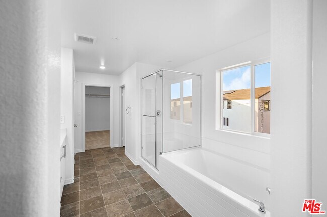Building Photo - 2311 Blue Elm Rd