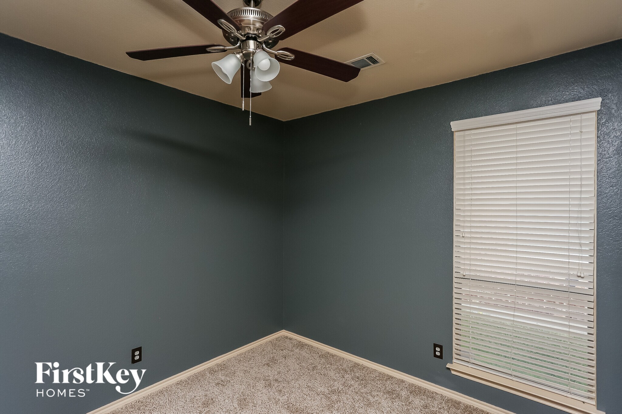 Building Photo - 14413 Artesia Ct