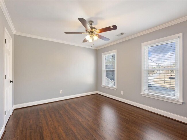 Building Photo - 3965 Hamilton View Way NE