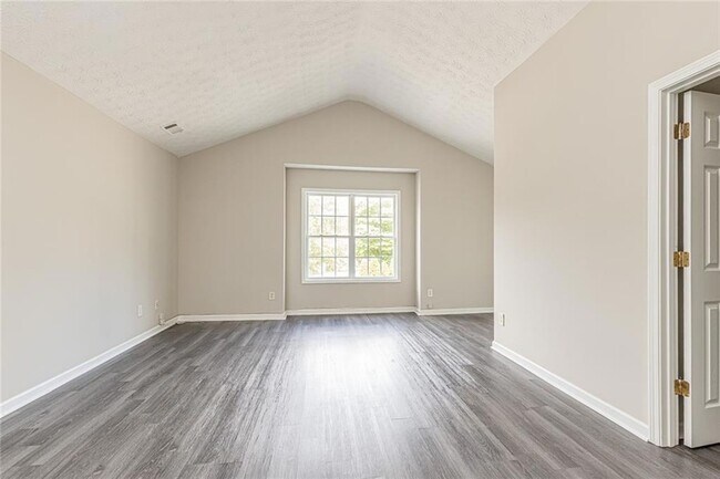Building Photo - 2152 Lenox Ave