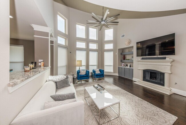 Building Photo - 10010 Cypress Path