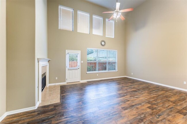 Building Photo - 1317 Sundrop Cove