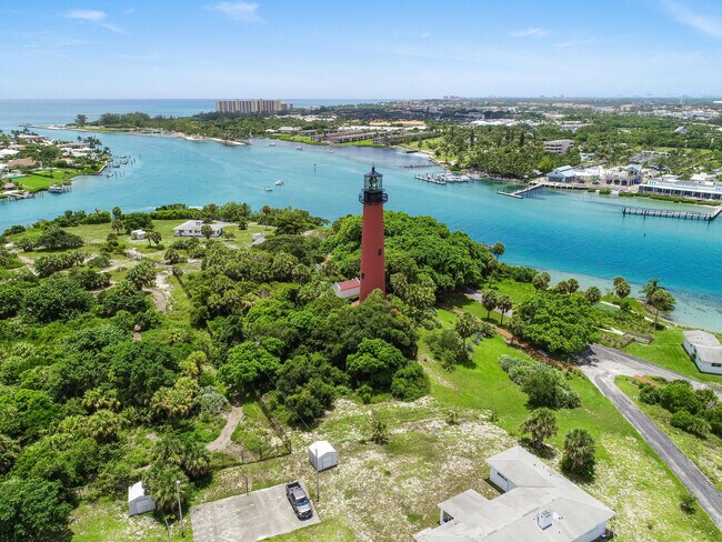 Building Photo - 200 Intracoastal Pl