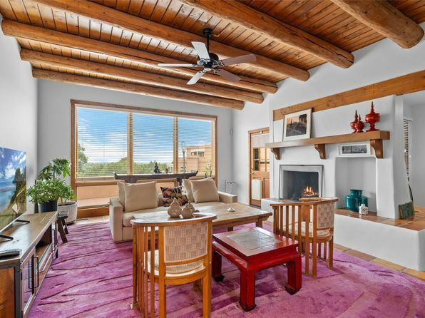 Building Photo - 207 Camino De Los Marquez