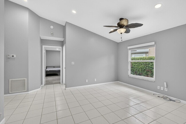 Building Photo - 6064 Beaconwood Rd