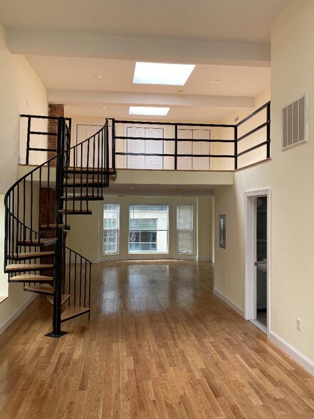Main floor - 161 Orange St