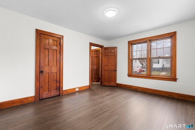 Building Photo - 37 Byrneside Ave