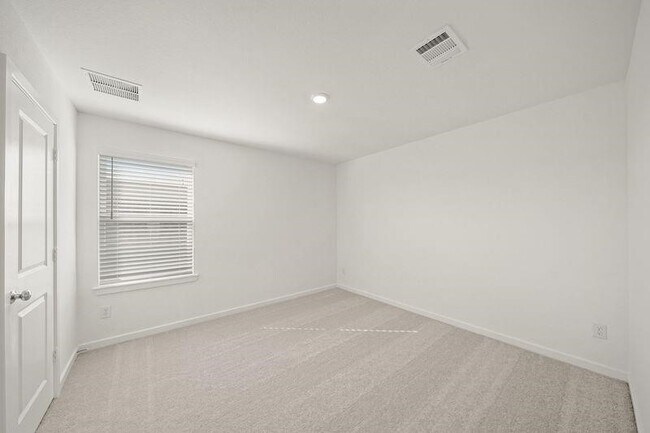 Building Photo - 9630 Poinsettia Hvn Ln