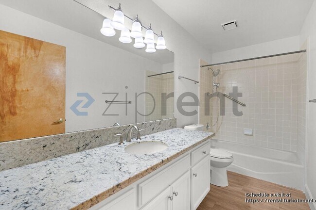 Building Photo - 2275 La Mesa Ct