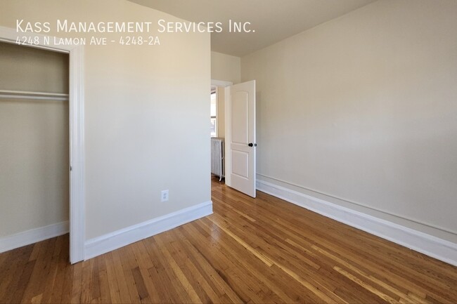 Building Photo - Perfect Portage Park Rehabbed 2 bed with H...