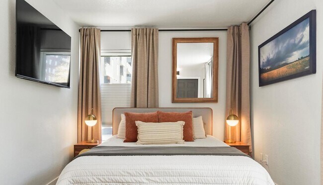 Building Photo - 3 Adams St