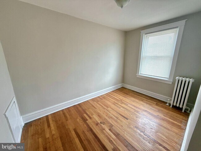 Building Photo - 3208 W Willard St