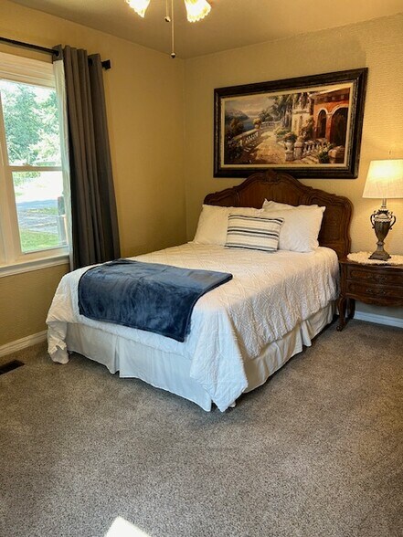 Building Photo - 316 N 33rd St