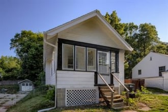 Building Photo - 4332 Fowler Ave