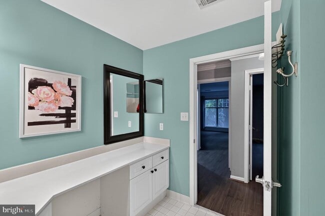 Building Photo - 5565 Seminary Rd