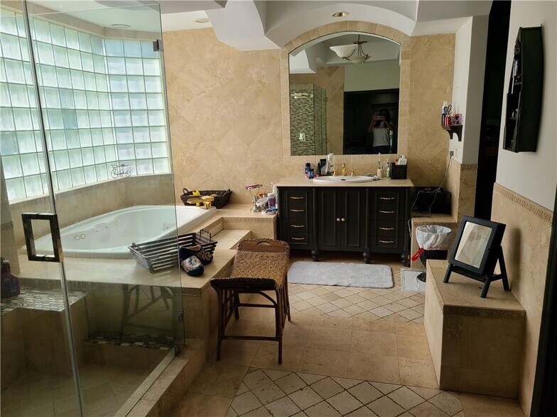 Building Photo - 11081 SW 30th Ct