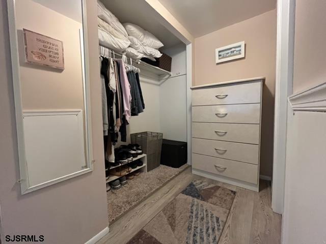 Building Photo - 9510 Amherst Ave