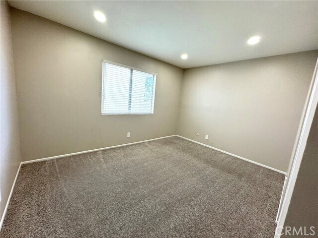 Building Photo - 909 S Lake Summit Dr