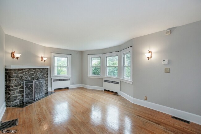 Building Photo - 30 E Young St