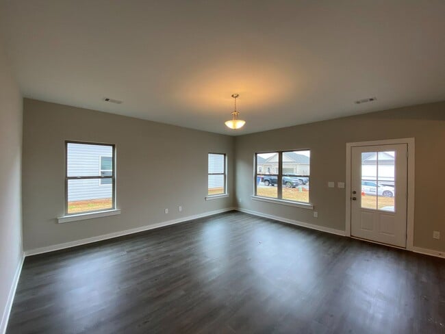 Building Photo - 14332 Chase Dr