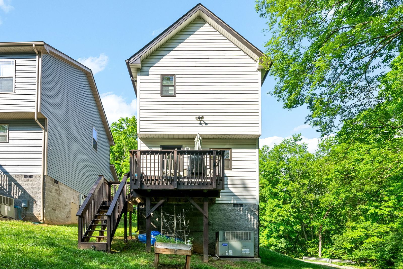 Building Photo - 960 Charlotte St