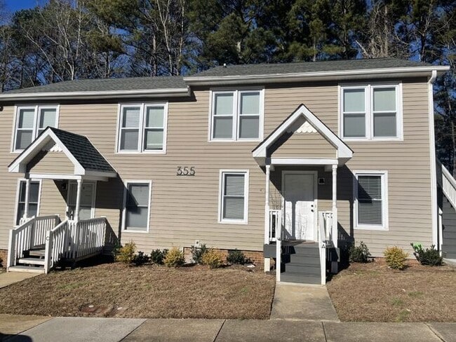 Building Photo - Perfectly sized 2 bedroom 1 bath