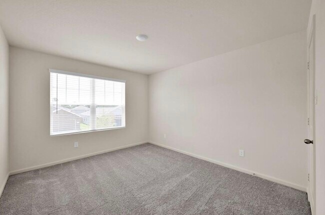 Building Photo - 14882 Calderon Dr