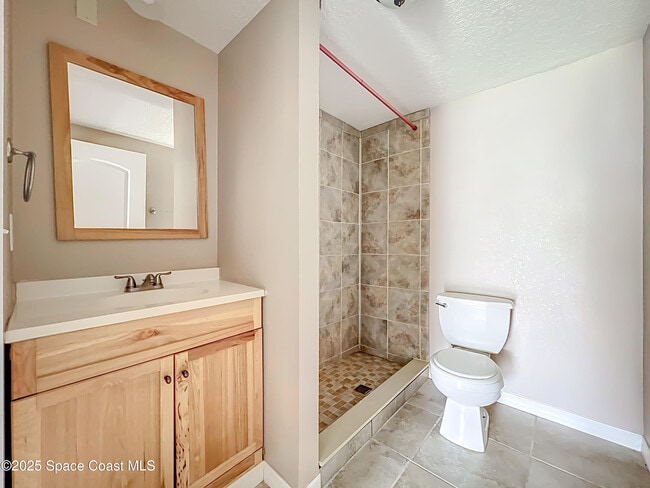 Building Photo - 425 Baker Rd