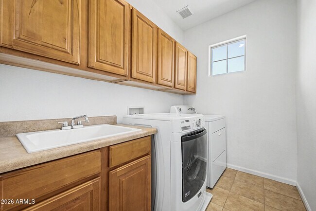 Building Photo - 2237 N 135th Dr