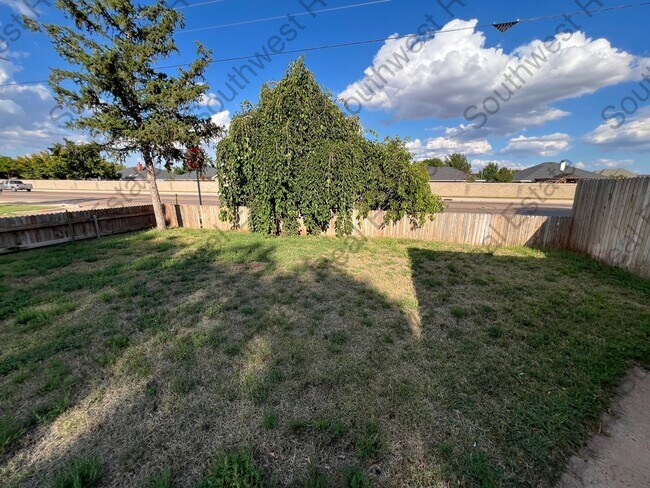 Building Photo - Charming 3-Bed, 2-Bath Home with Garage