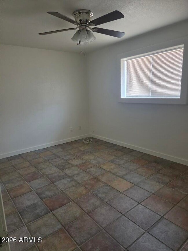 Building Photo - 35 E Fairmont Dr
